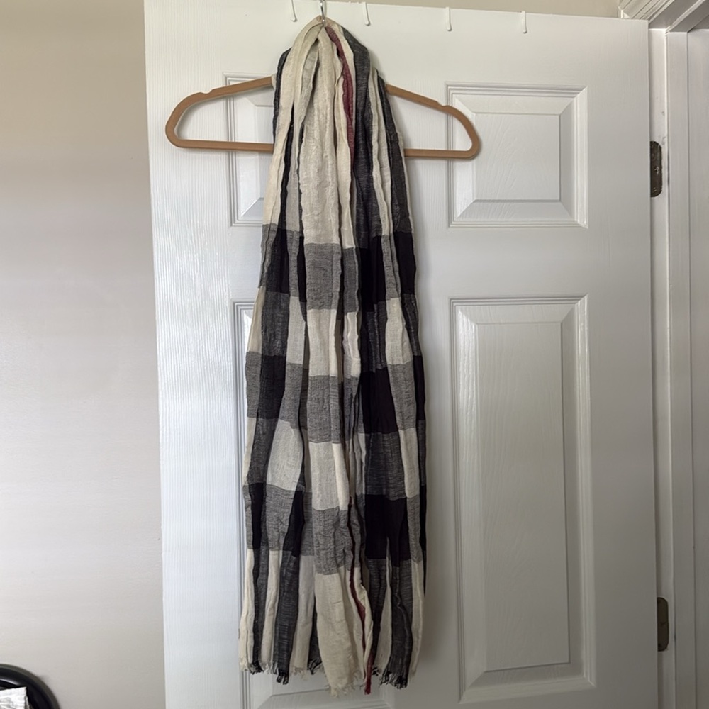 Burberry Lightweight Long Linen Scarf (authentic)